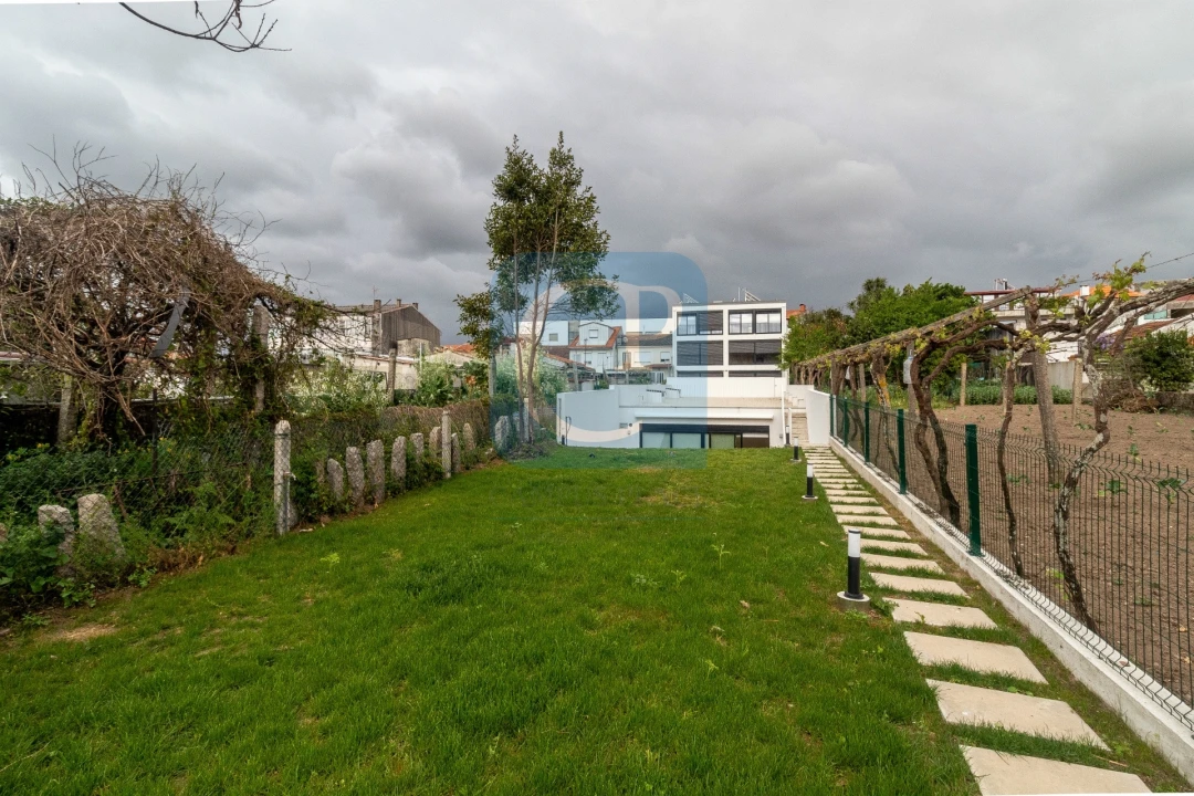 Apartamento T1 para Arrendamento em São Mamede de Infesta e Senhora da Hora Foto 20