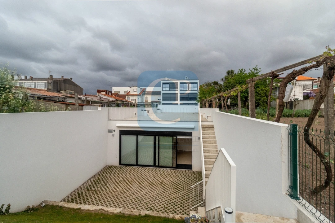 Apartamento T1 para Arrendamento em São Mamede de Infesta e Senhora da Hora Foto 19