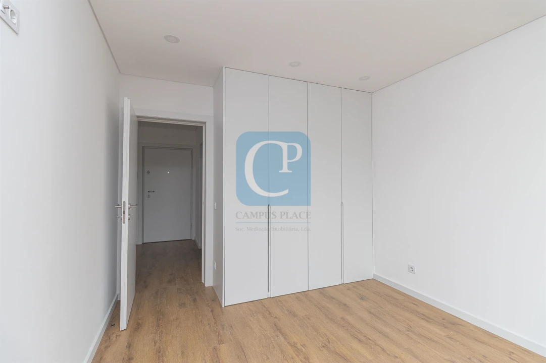 Apartamento T1 para Arrendamento em Pedrouços Foto 16