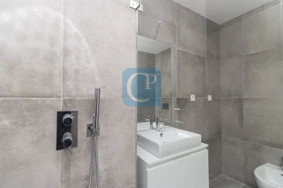 Apartamento T1 para Arrendamento em Pedrouços