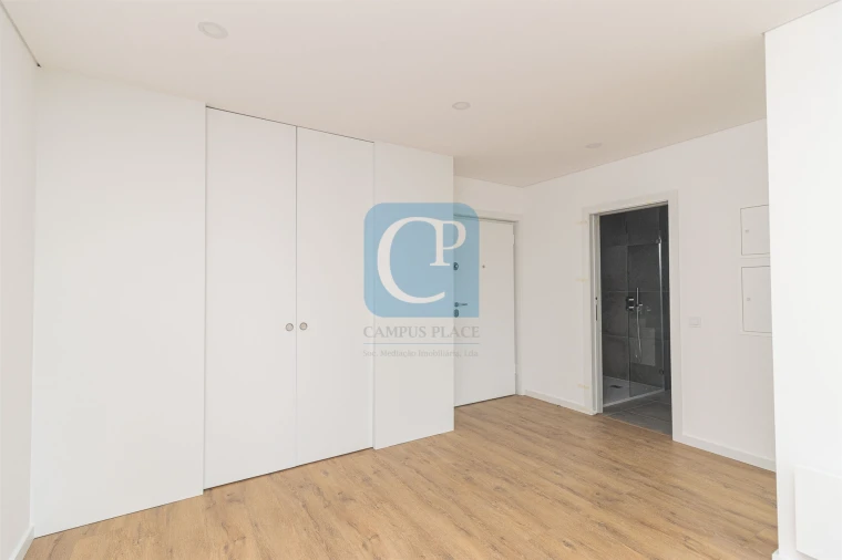 Apartamento T1 para Arrendamento em Pedrouços Foto 4