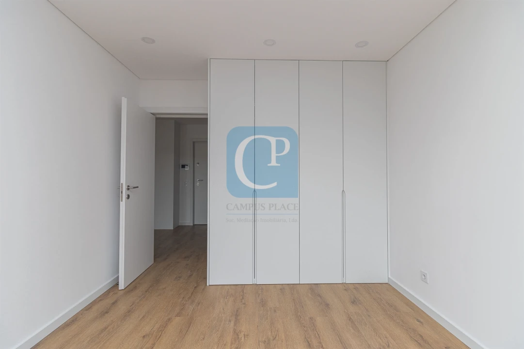 Apartamento T1 para Arrendamento em Pedrouços Foto 17