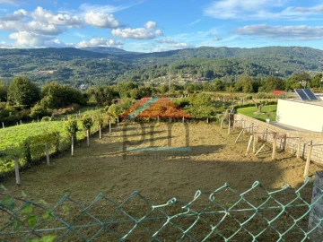 Terreno para Venda em Chaviães e Paços