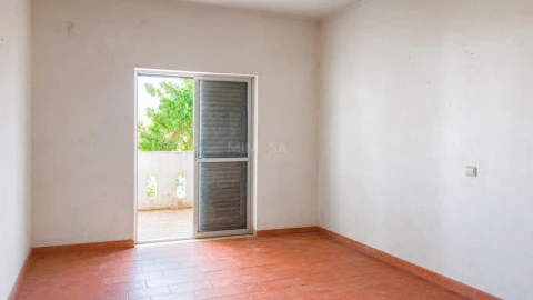 Moradia T4 para Venda em Lagos (São Sebastião e Santa Maria)