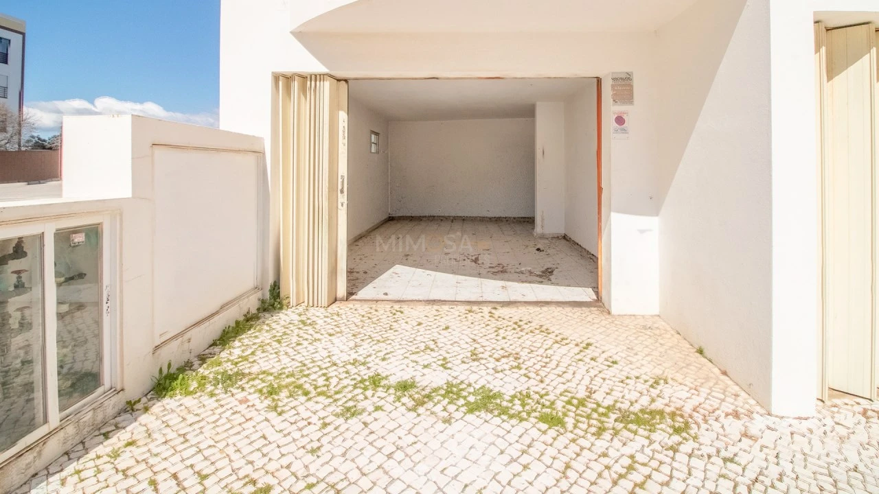 Garagem para Arrendamento em Lagos (São Sebastião e Santa Maria) Foto 3