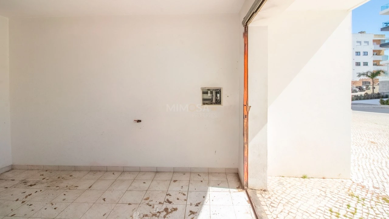 Garagem para Arrendamento em Lagos (São Sebastião e Santa Maria) Foto 4