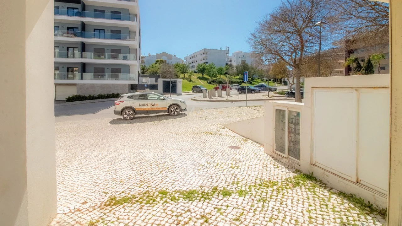 Garagem para Arrendamento em Lagos (São Sebastião e Santa Maria) Foto 7