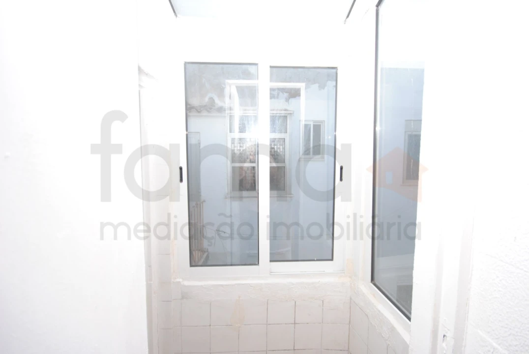 Apartamento T2 para Venda em Algés, Linda-A-Velha e Cruz Quebrada-Dafundo Foto 16