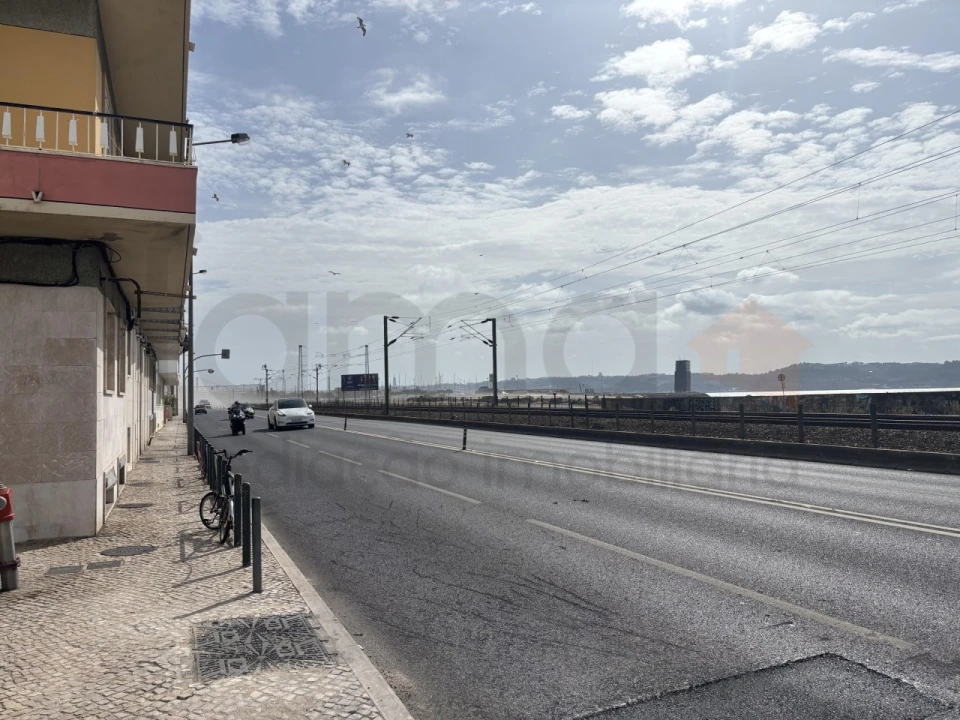 Apartamento T2 para Venda em Algés, Linda-A-Velha e Cruz Quebrada-Dafundo Foto 21
