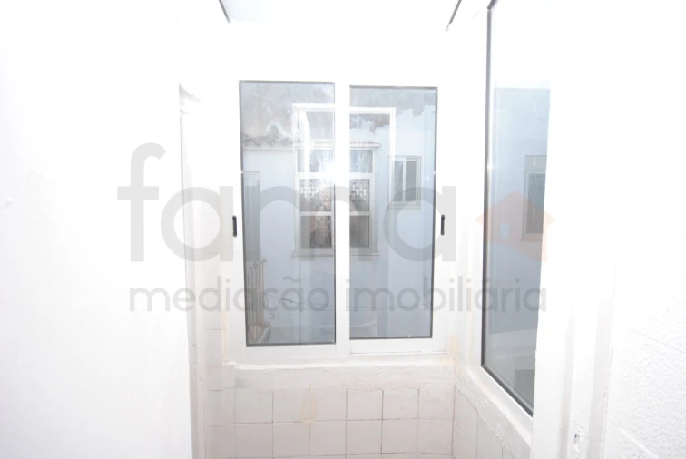 Apartamento T2 para Venda em Algés, Linda-A-Velha e Cruz Quebrada-Dafundo Foto 16