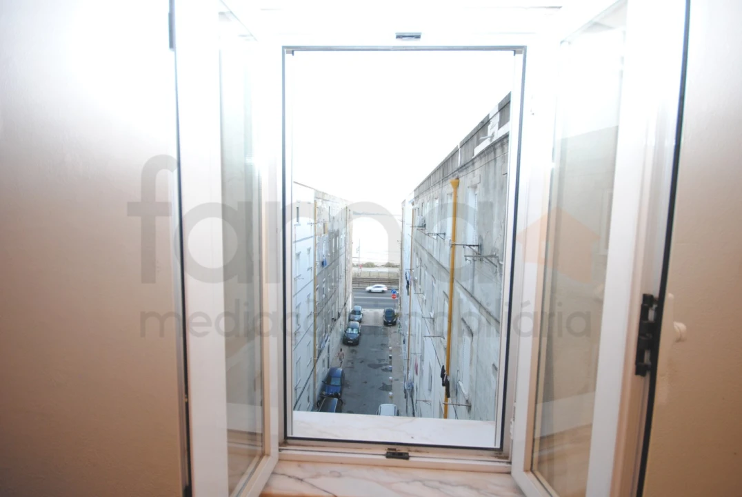 Apartamento T2 para Venda em Algés, Linda-A-Velha e Cruz Quebrada-Dafundo Foto 5