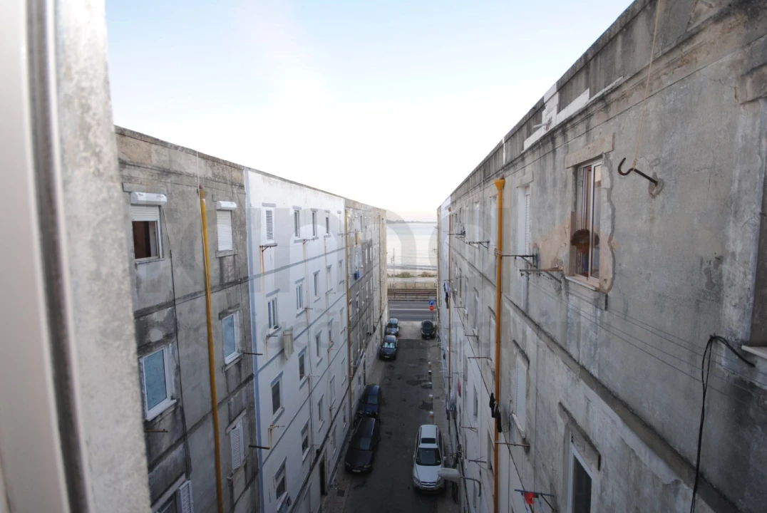 Apartamento T2 para Venda em Algés, Linda-A-Velha e Cruz Quebrada-Dafundo Foto 7