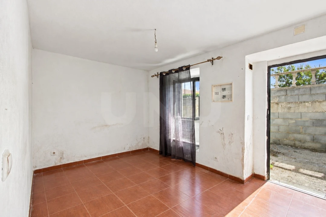 Moradia T2 para Venda em Painho e Figueiros Foto 7