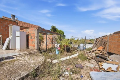 Moradia T2 para Venda em Painho e Figueiros