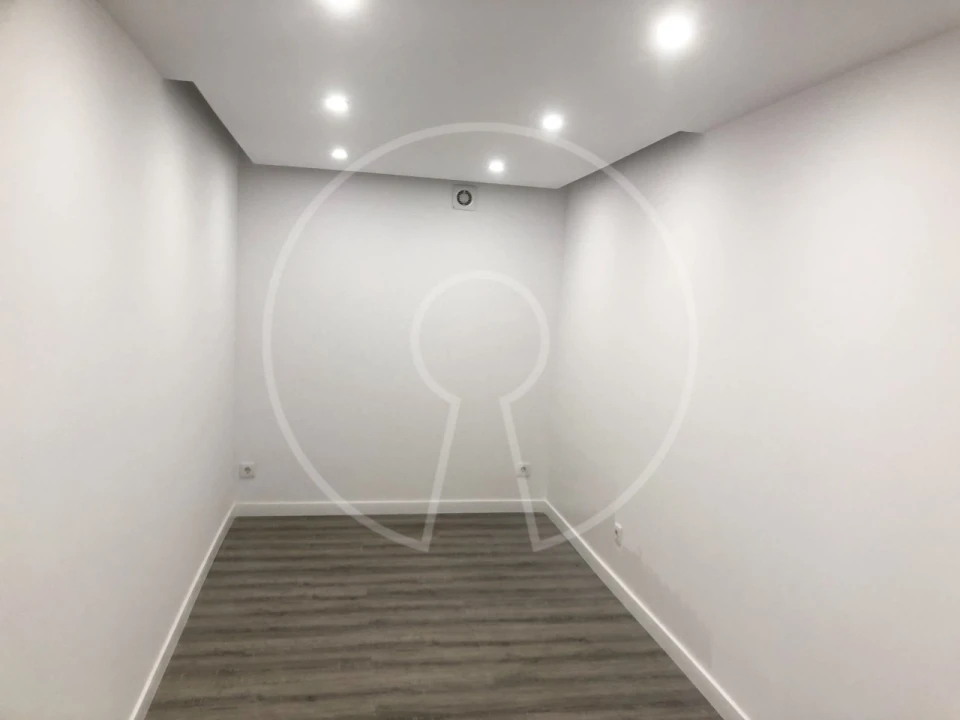 Apartamento T1 para Venda em Ajuda Foto 4