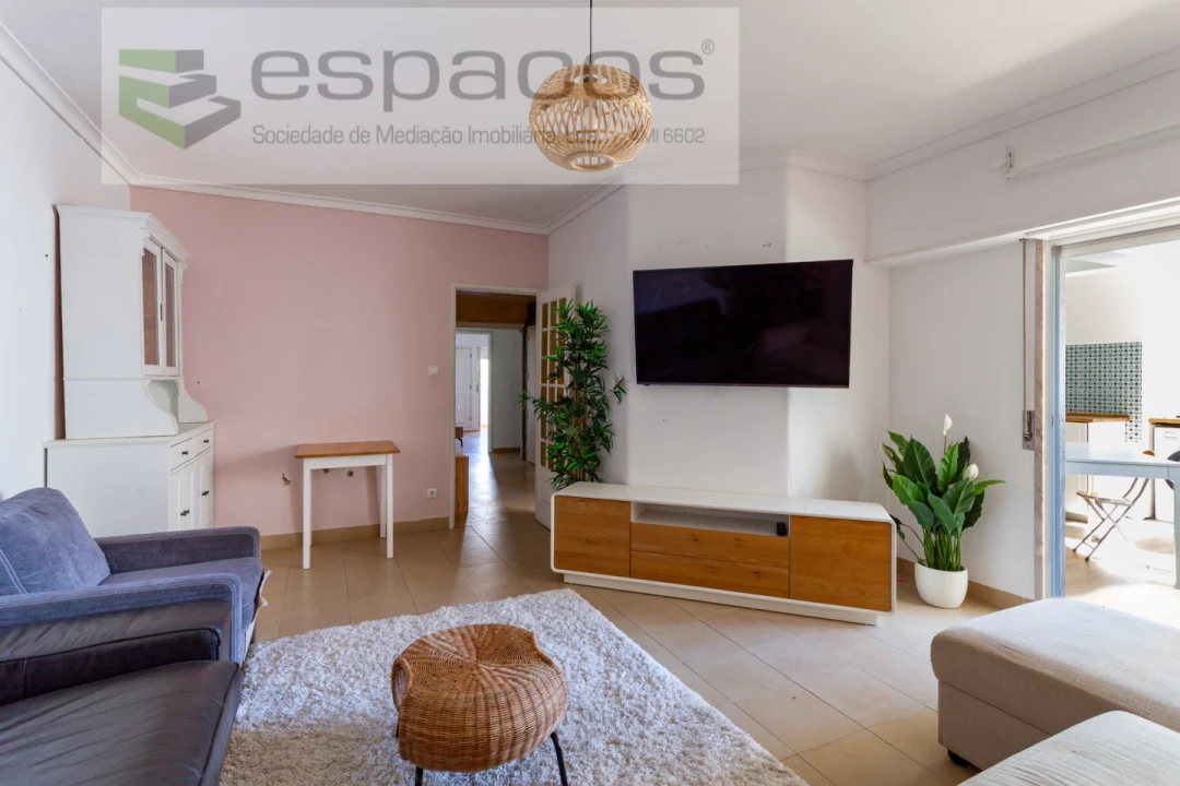 Apartamento T3 para Venda em Sacavém e Prior Velho Foto 6