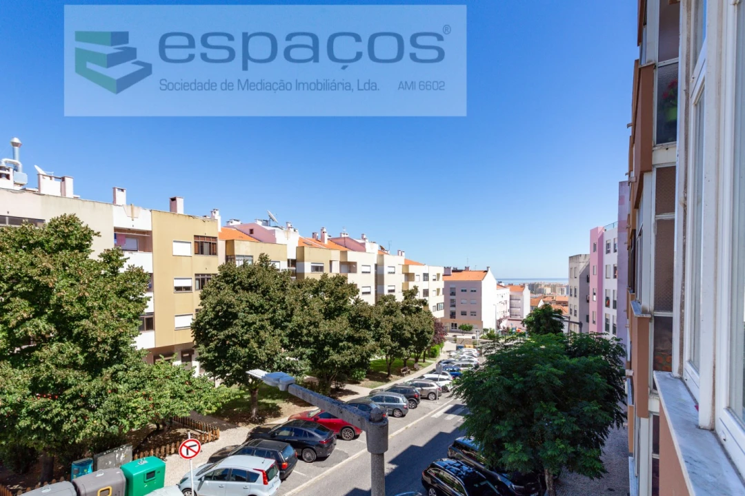 Apartamento T3 para Venda em Sacavém e Prior Velho Foto 1