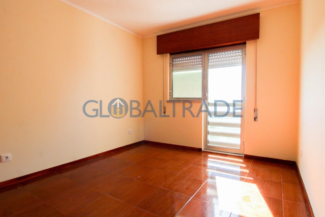 Apartamento T3 para Venda em Vilar de Andorinho Foto 18