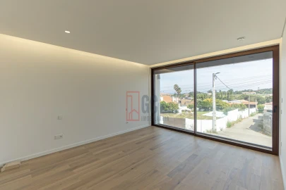 Moradia T3 para Venda em Gulpilhares e Valadares