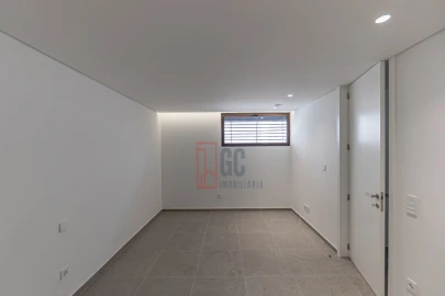 Moradia T3 para Venda em Gulpilhares e Valadares