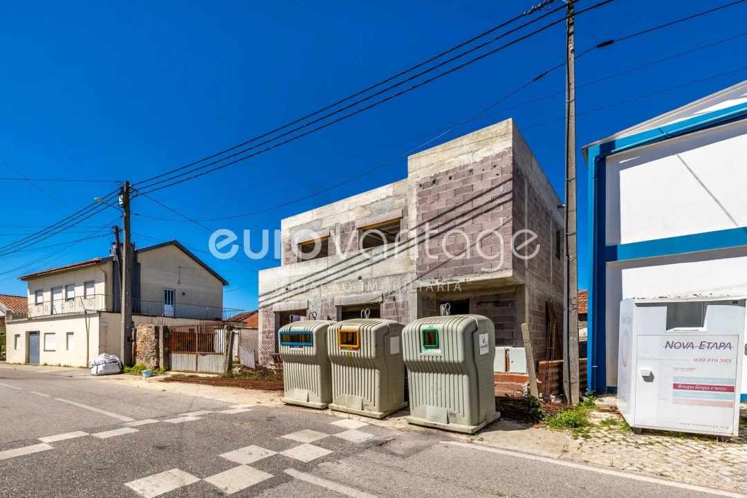 Moradia T4 para Venda em Maceira Foto 6