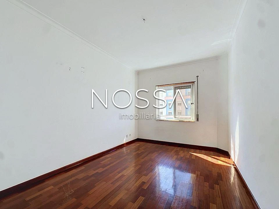 Apartamento T2 para Venda em Corroios Foto 18