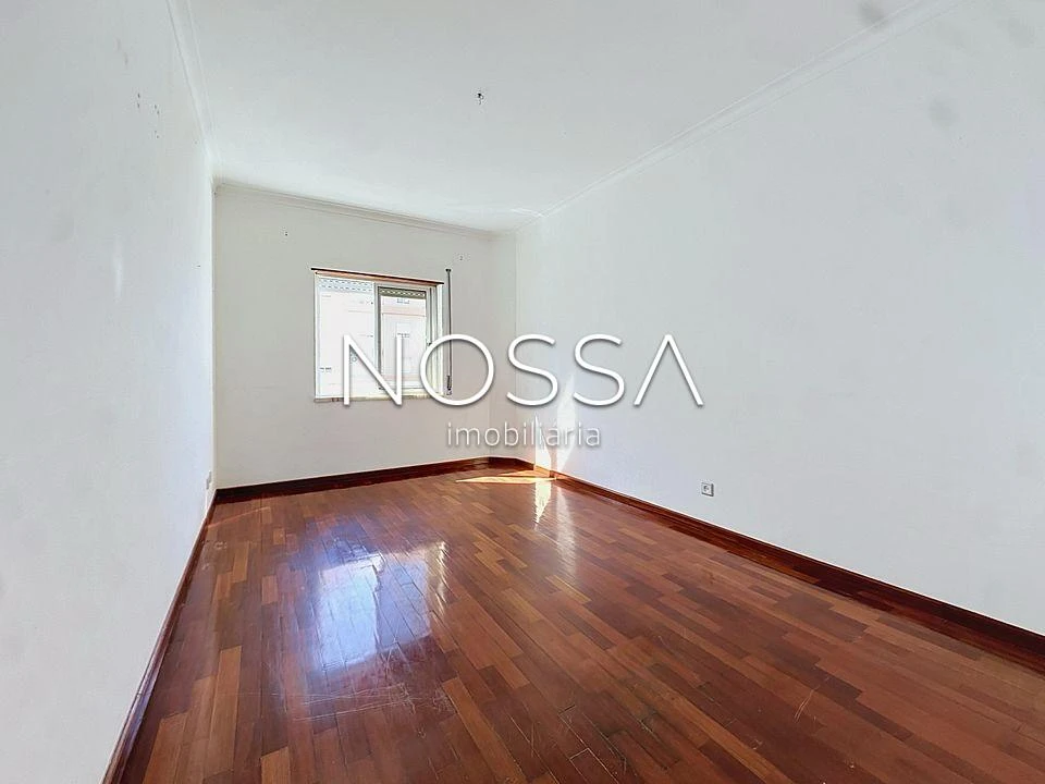 Apartamento T2 para Venda em Corroios Foto 19
