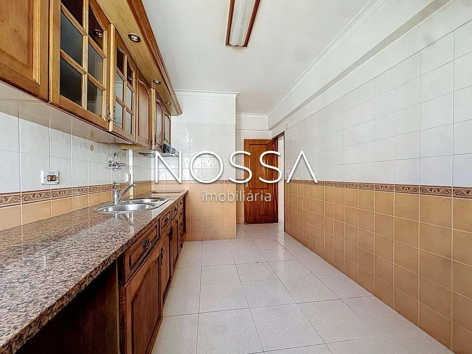Apartamento T2 para Venda em Corroios Foto 9
