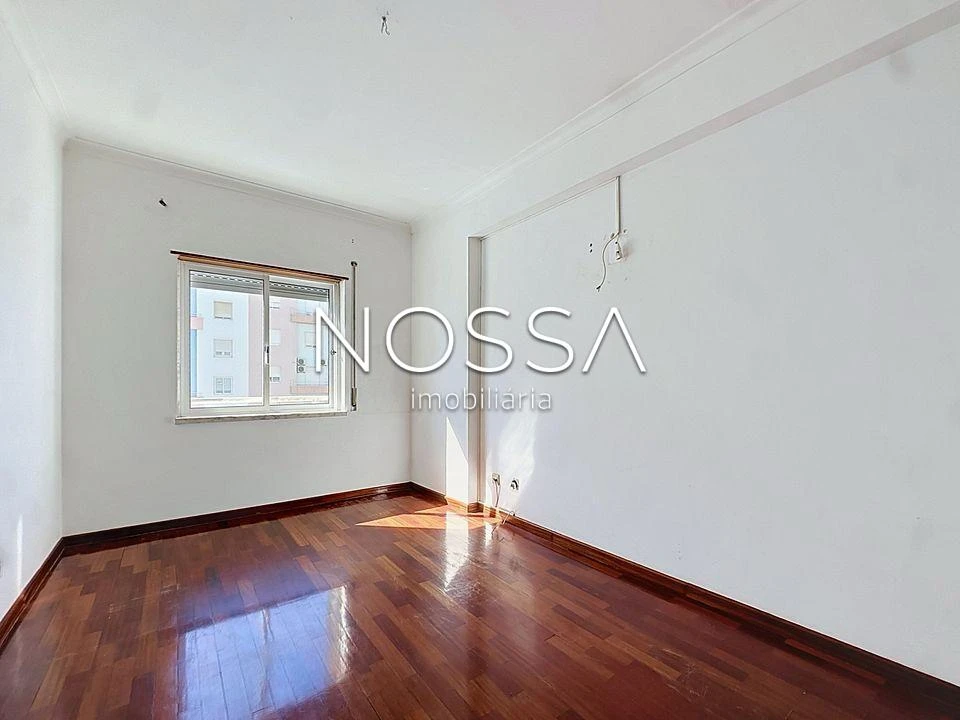 Apartamento T2 para Venda em Corroios Foto 17