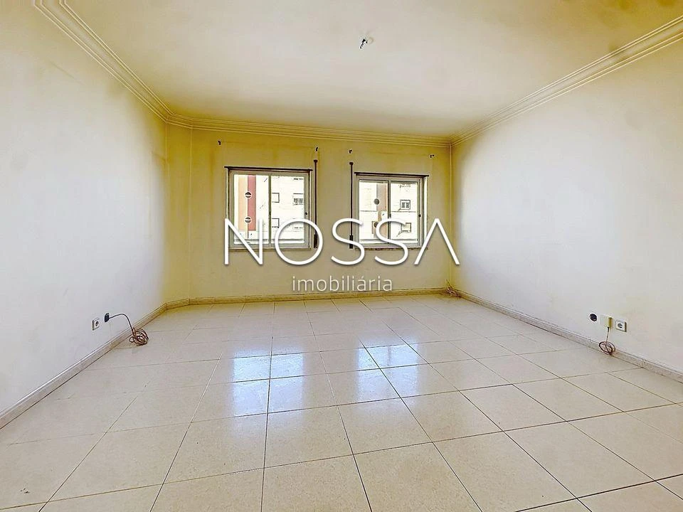 Apartamento T2 para Venda em Corroios Foto 5