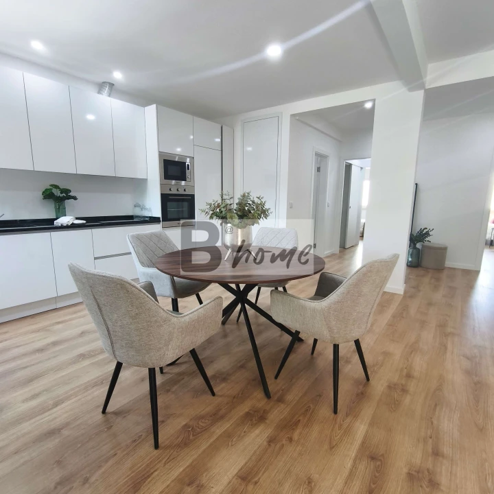 Apartamento T3 para Venda em Benfica Foto 1