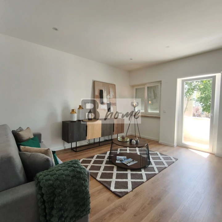 Apartamento T3 para Venda em Benfica Foto 4