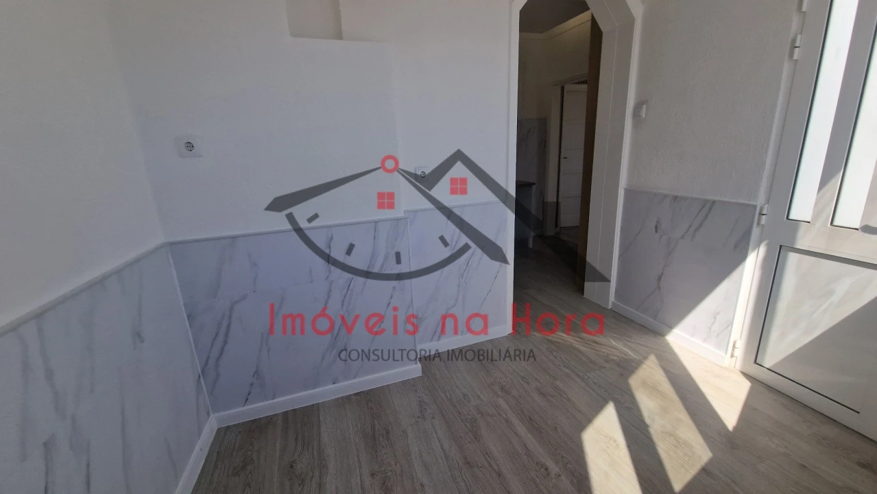 Apartamento T2 para Venda em São Vicente Foto 3