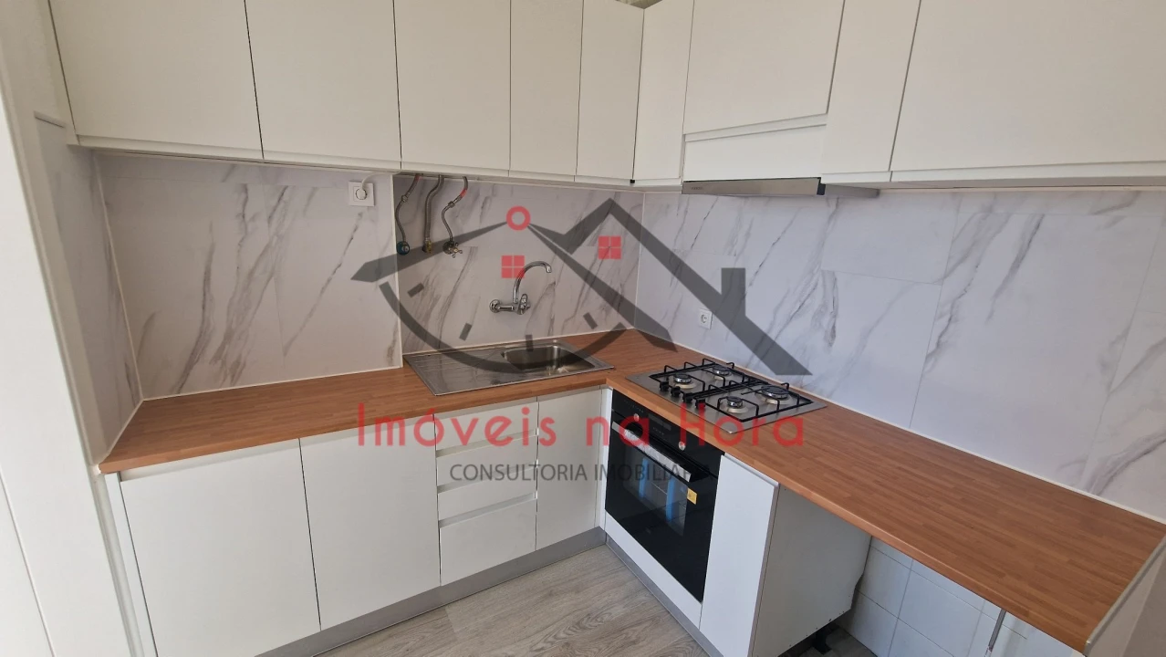 Apartamento T2 para Venda em São Vicente Foto 1