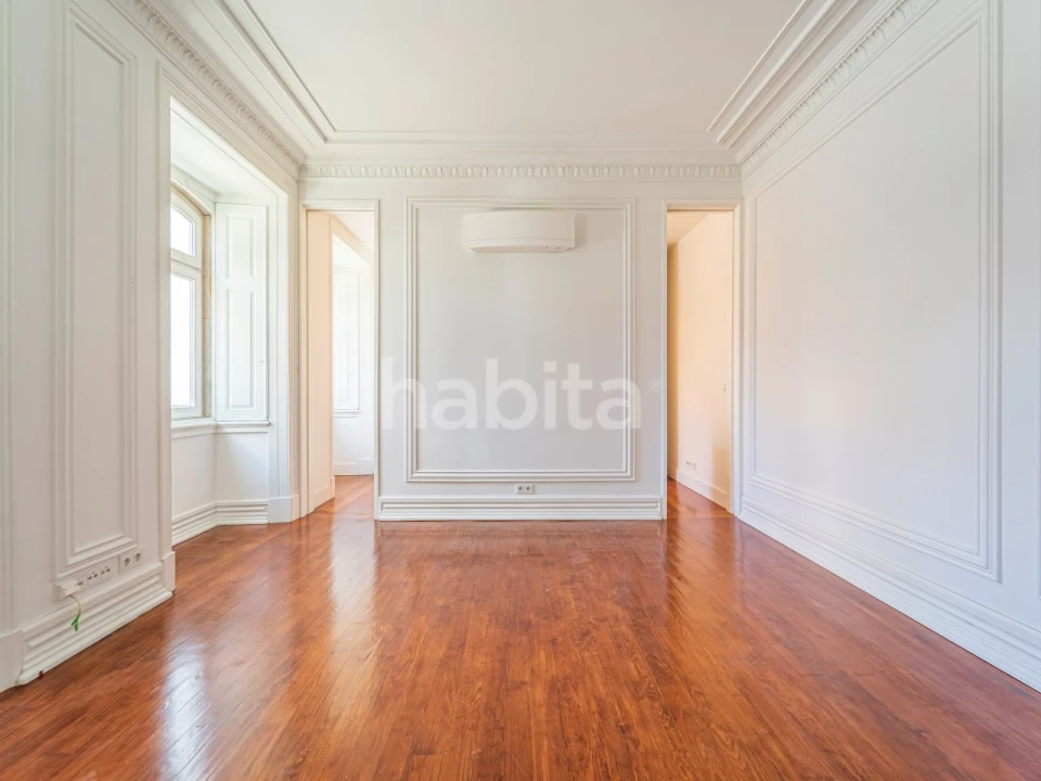 Apartamento T2 para Arrendamento em Santo António Foto 4