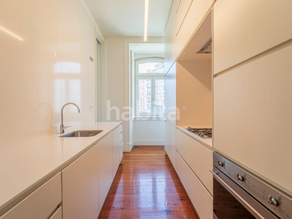 Apartamento T2 para Arrendamento em Santo António Foto 7