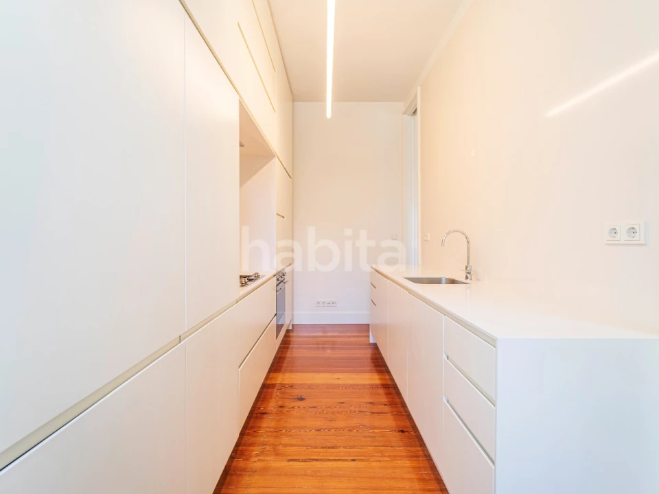 Apartamento T2 para Arrendamento em Santo António Foto 8