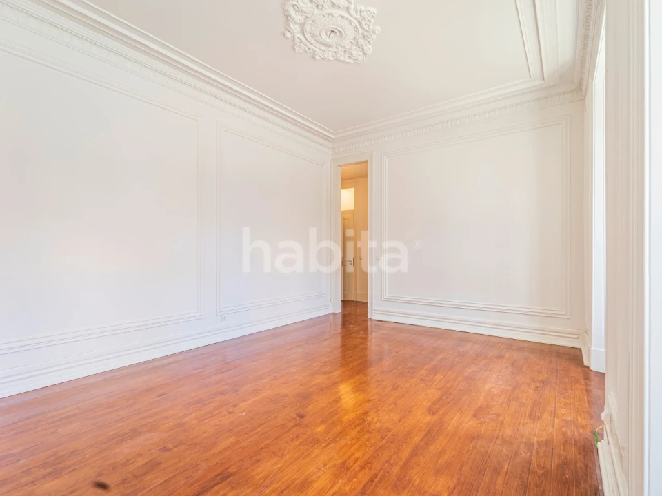 Apartamento T2 para Arrendamento em Santo António Foto 10