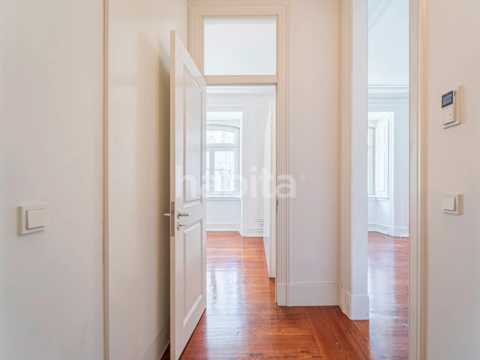 Apartamento T2 para Arrendamento em Santo António Foto 13