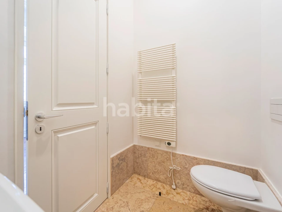 Apartamento T2 para Arrendamento em Santo António Foto 17