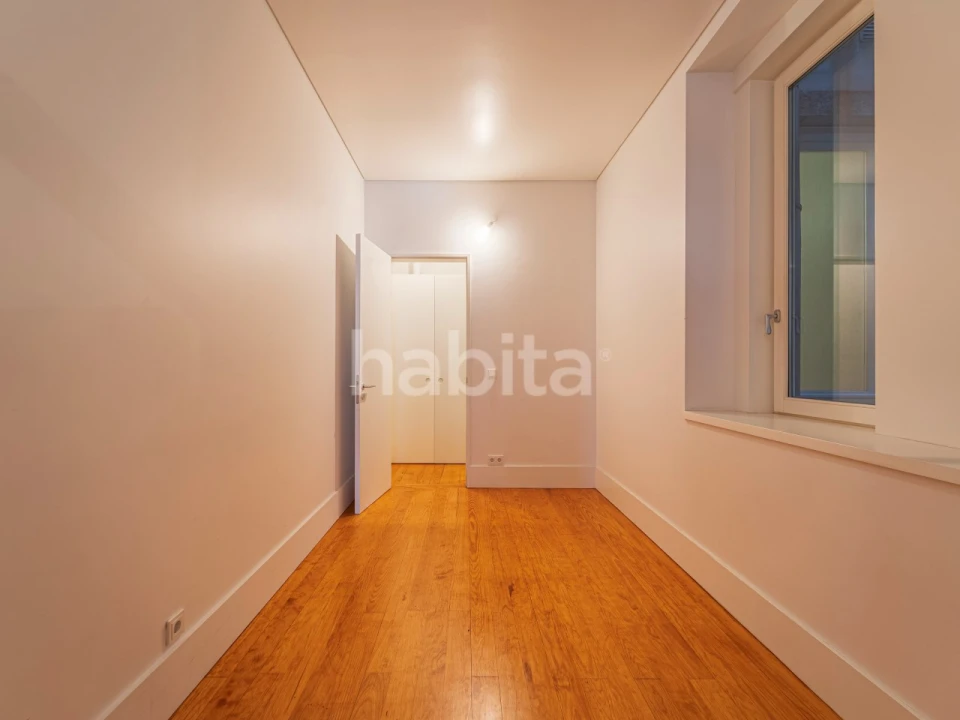 Apartamento T2 para Arrendamento em Santo António Foto 21