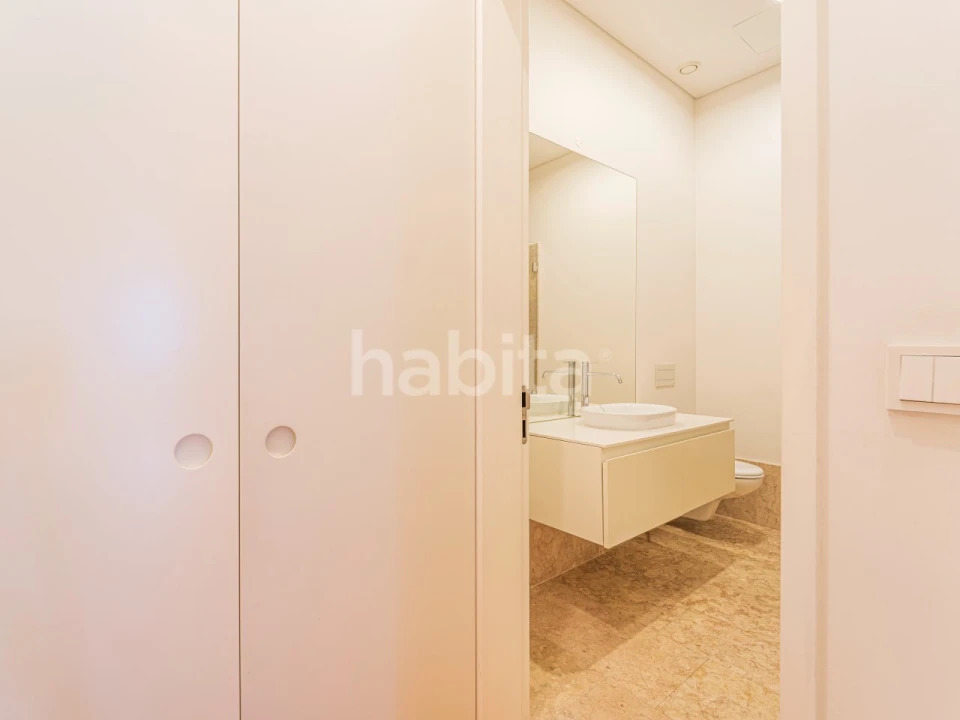 Apartamento T2 para Arrendamento em Santo António Foto 23