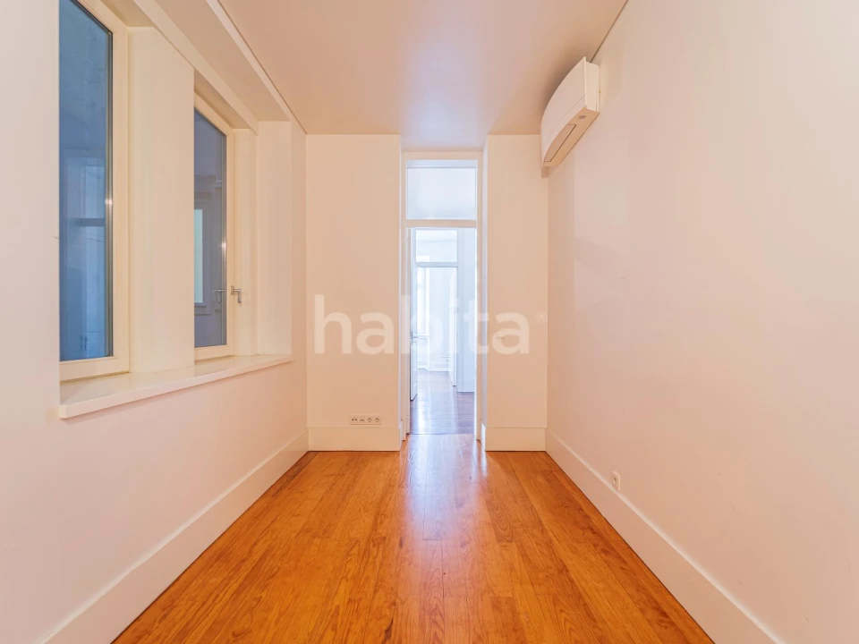 Apartamento T2 para Arrendamento em Santo António Foto 27