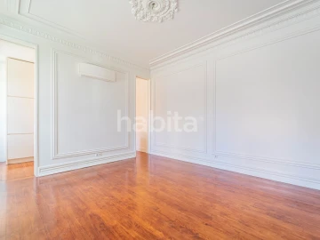 Apartamento T2 para Arrendamento em Santo António