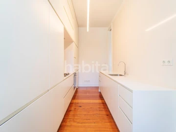Apartamento T2 para Arrendamento em Santo António