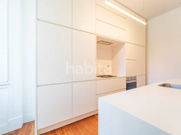 Apartamento T2 para Arrendamento em Santo António
