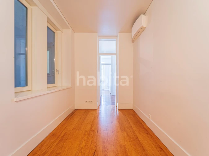 Apartamento T2 para Arrendamento em Santo António Foto 27