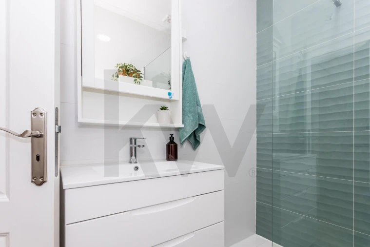 Apartamento T2 para Arrendamento em Misericórdia Foto 14