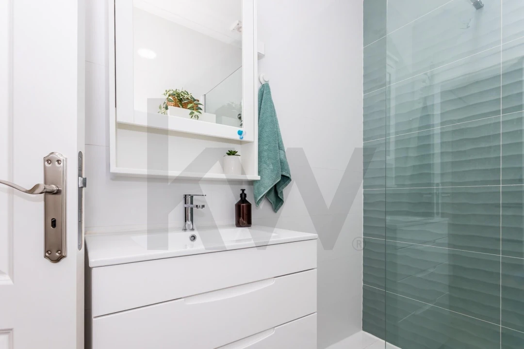 Apartamento T2 para Arrendamento em Misericórdia Foto 14