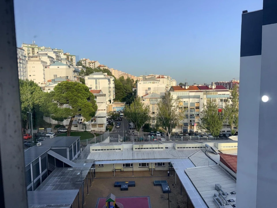 Apartamento T1 para Venda em Rio de Mouro Foto 12